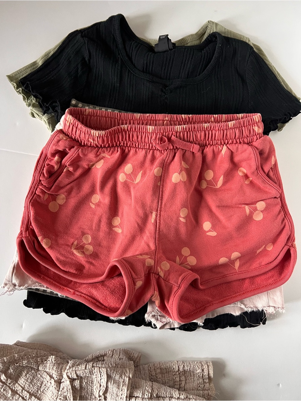 Tween girls shirt/skirt/shorts bundle - Picture 10 of 15